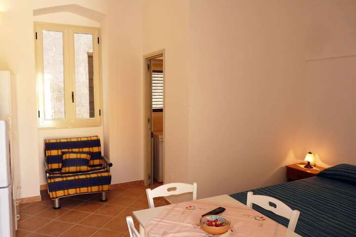 Room 10 of 35