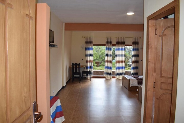 Room 7 of 28
