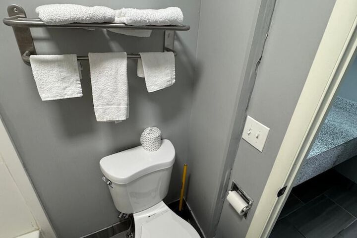 Room 8 of 21