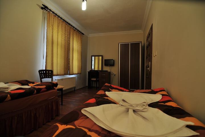 Room 2 of 11