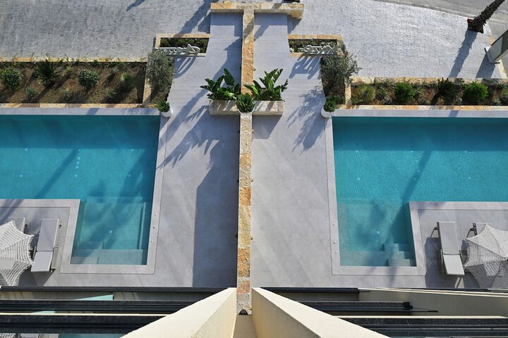 Pool 40 of 66