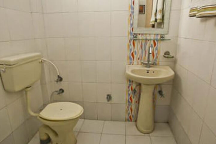 Room 2 of 7