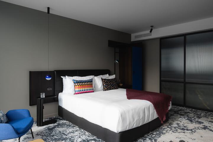 Room 17 of 84