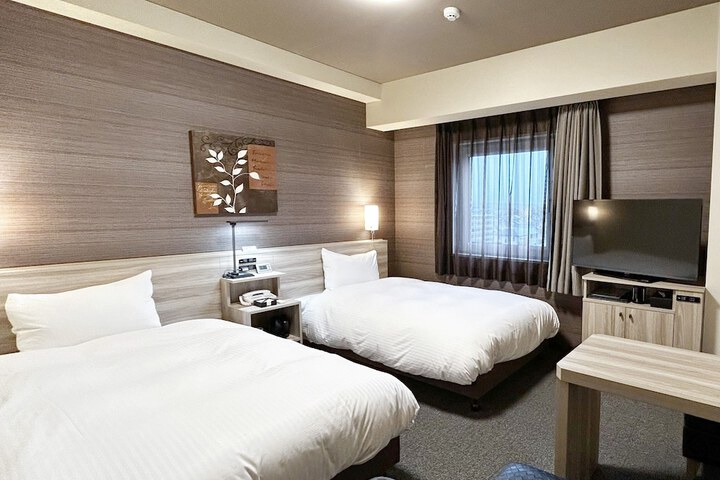 Room 7 of 36