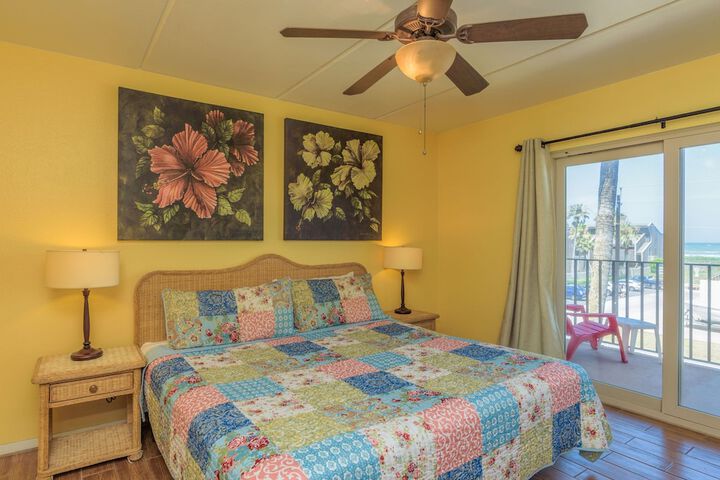 Room 4 of 25