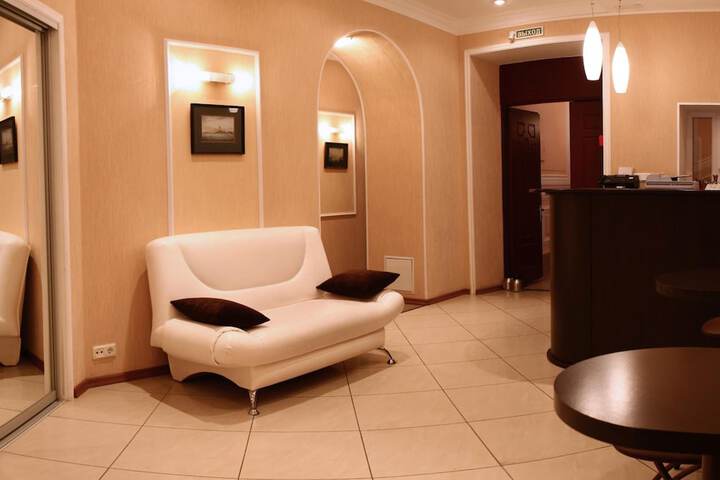 Room 18 of 28