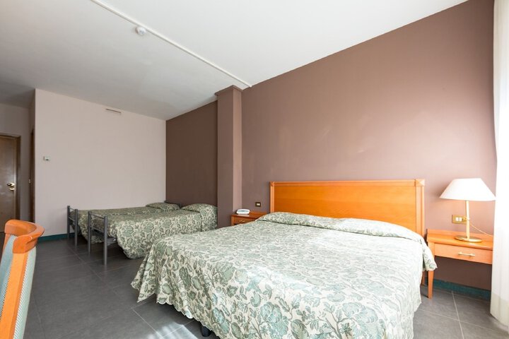 Room 28 of 71