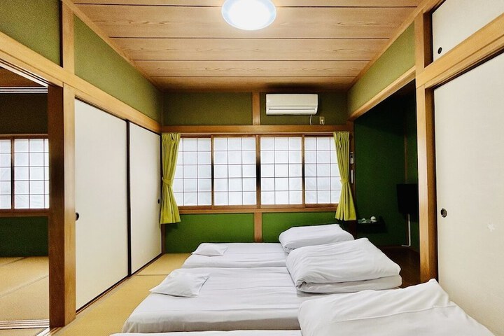 Room 11 of 29