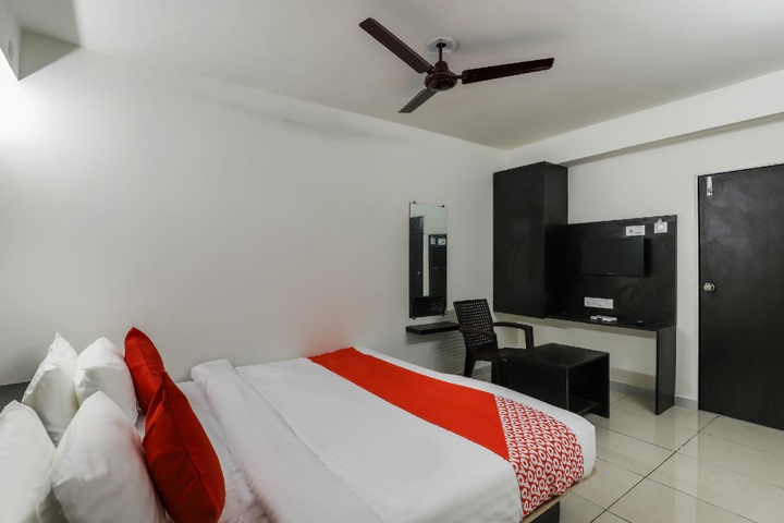 Room 4 of 5
