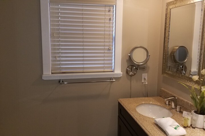 Room 441 of 828