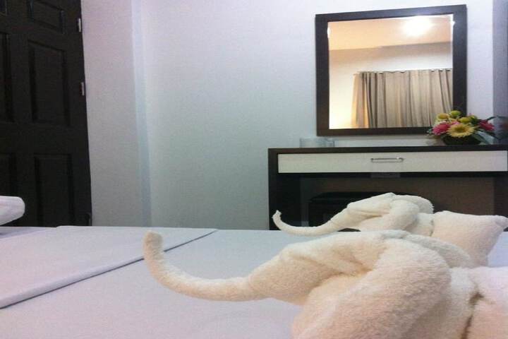 Room 9 of 35