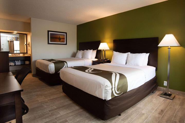 1 King Bed (2 of 4)
