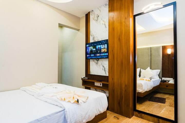 Room 10 of 24