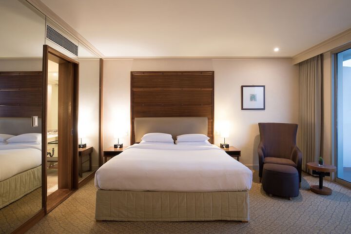 Room 70 of 91