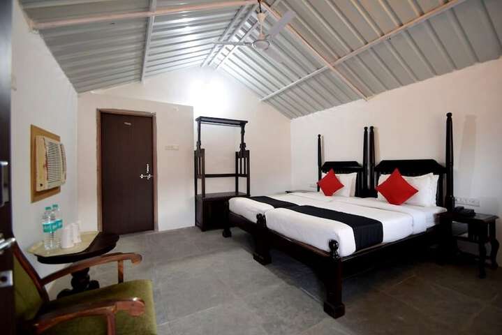 Room 6 of 90