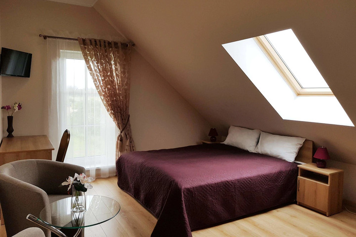 Room 2 of 7