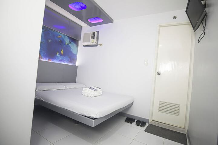 Room 22 of 53
