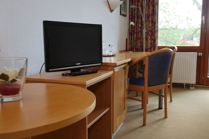 Room 9 of 19