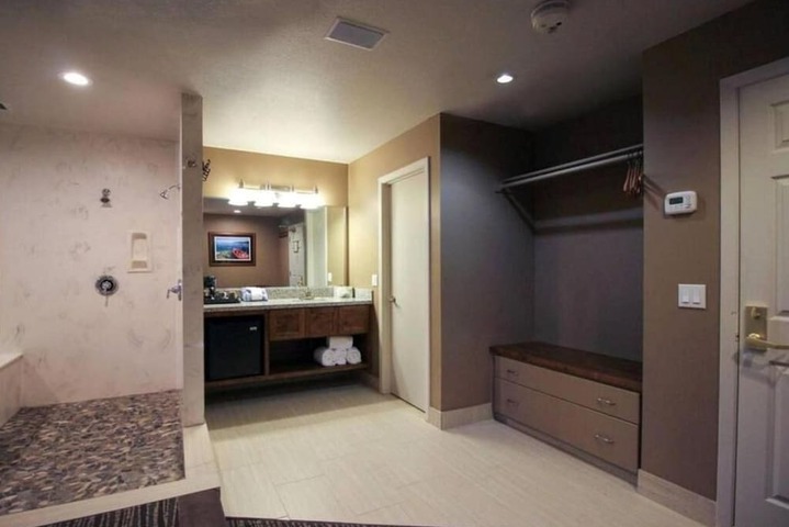 Room 30 of 54