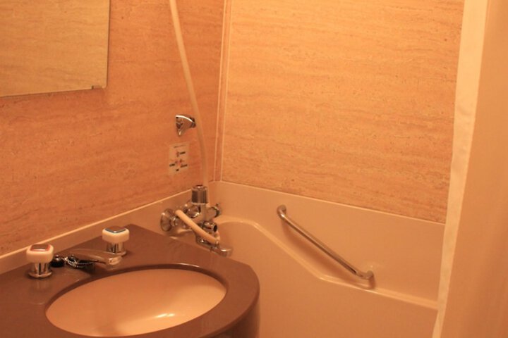 Room 15 of 26