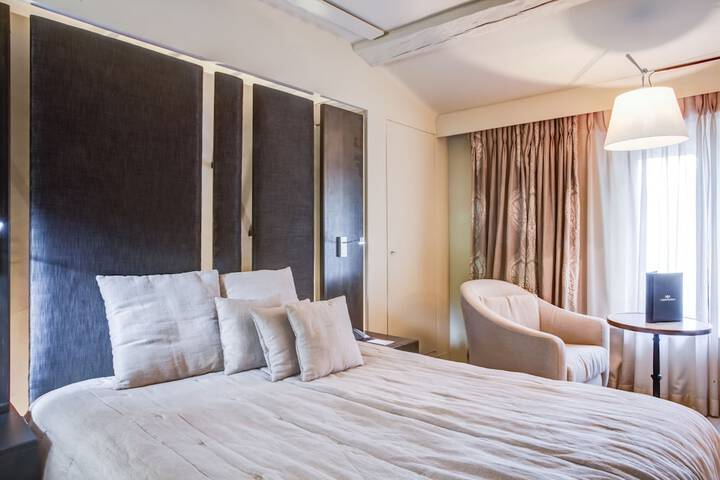 Room 4 of 23