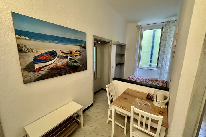 Room 34 of 46