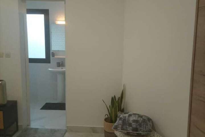 Room 12 of 28