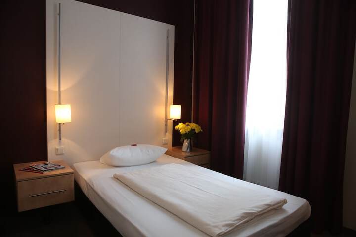 Room 5 of 23