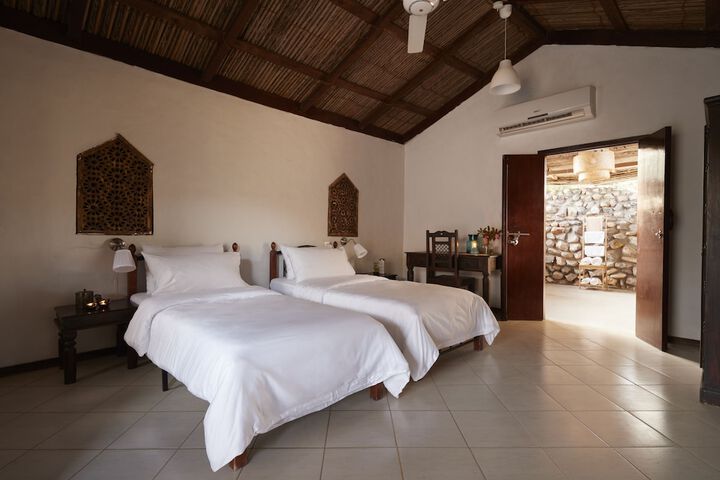 Room 4 of 43