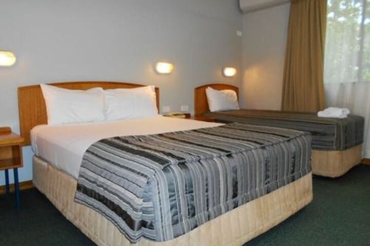 Room 11 of 29