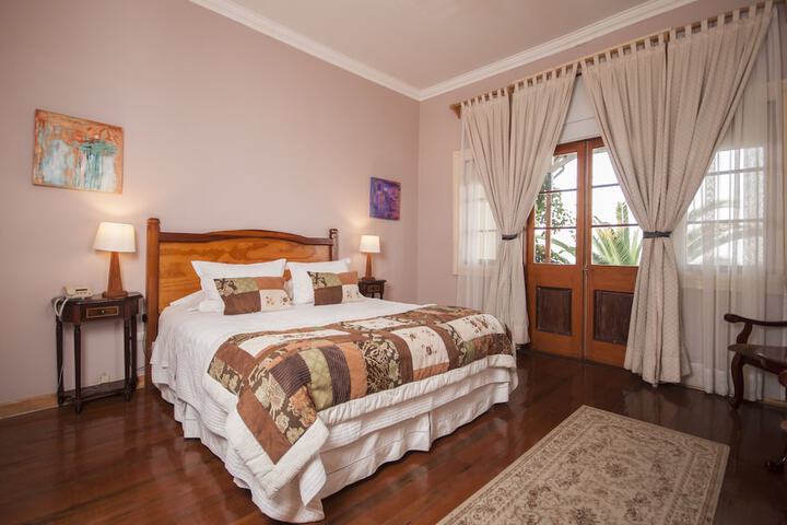 Room 8 of 38