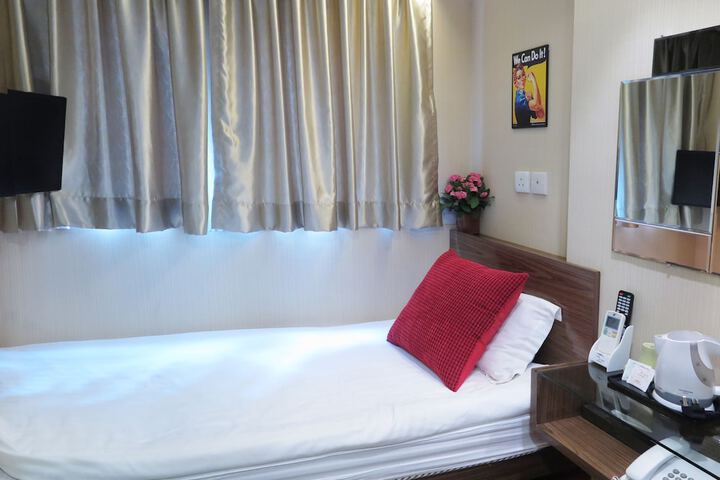 Room 3 of 42
