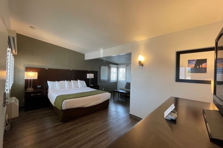Room 18 of 43