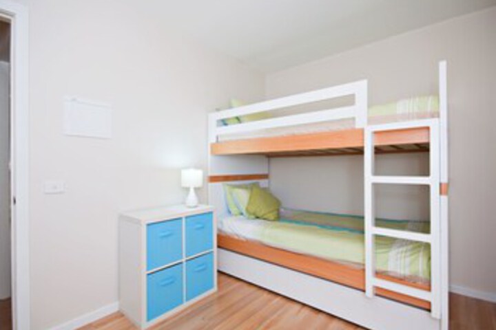 Room 12 of 16