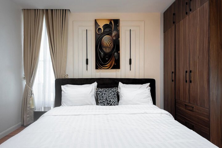 Room 2 of 38