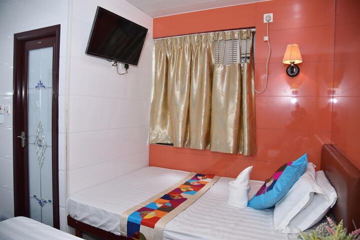 Room 34 of 60