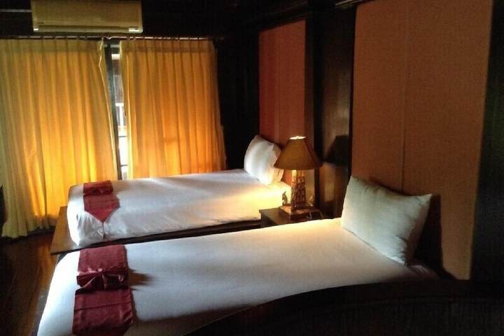 Room 27 of 97