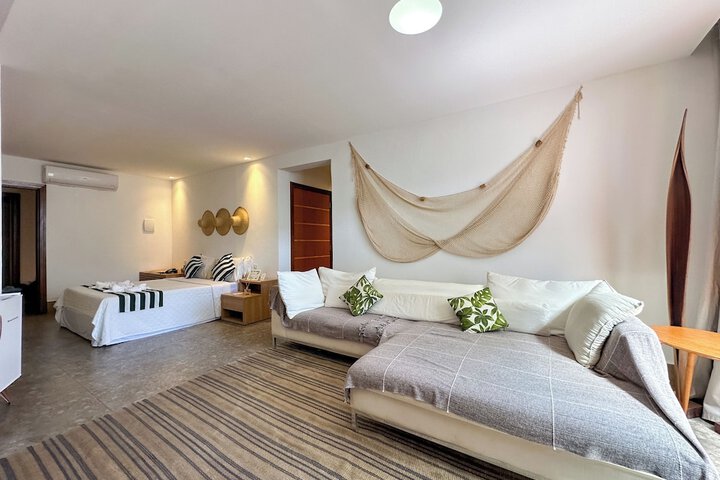 Room 9 of 80