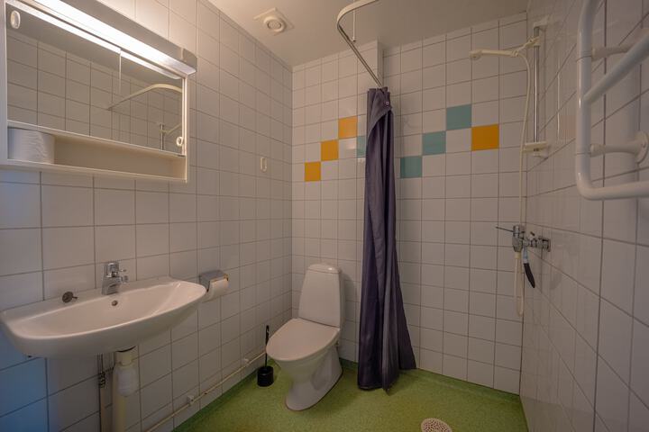 Room 25 of 34