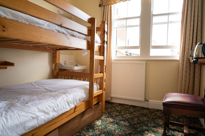 Room 16 of 114