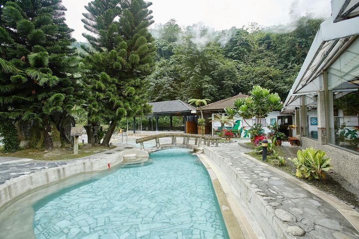 Hotel Pool