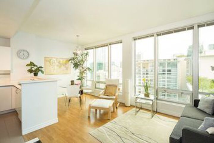 Central 1BR in Downtown Vancouver by Sonder