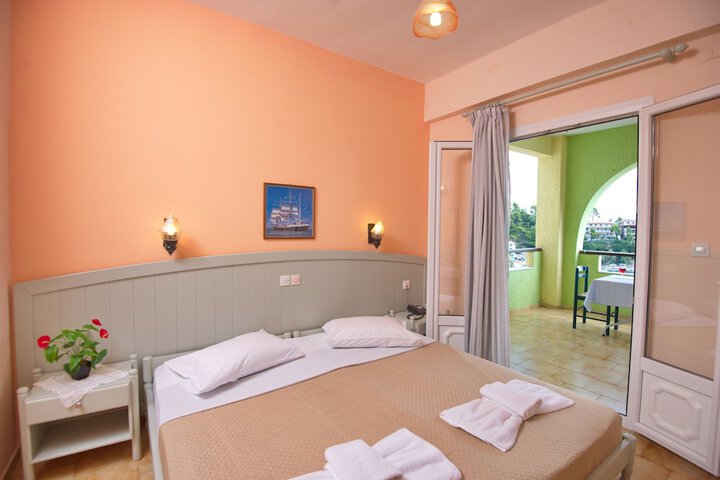 Room 2 of 49