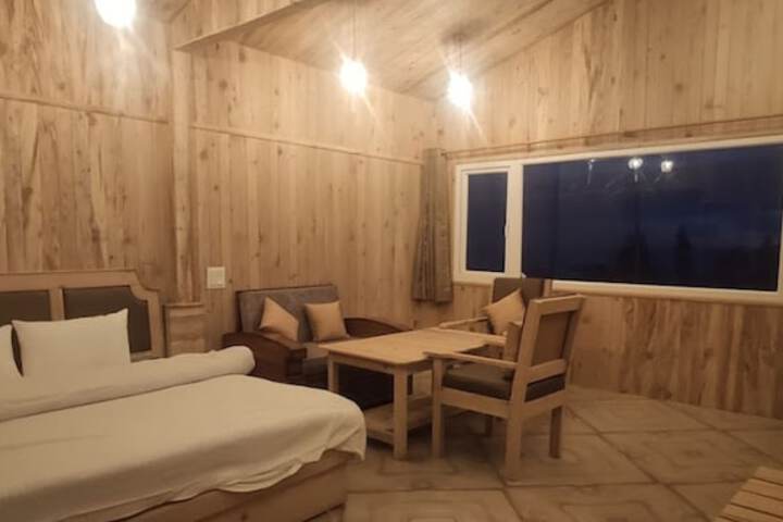 Room 11 of 21