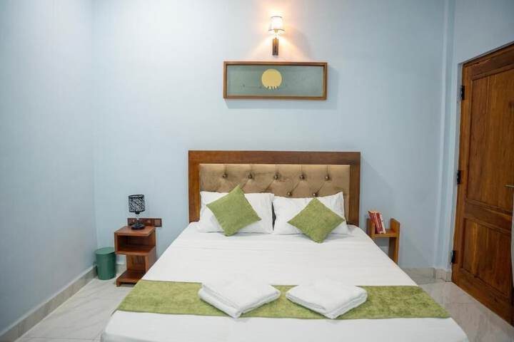 Room 4 of 14
