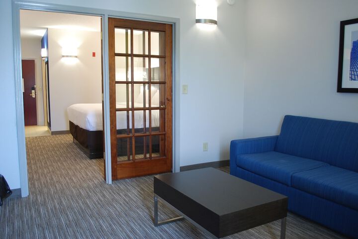 Suite King Size Bed (5 of 7)