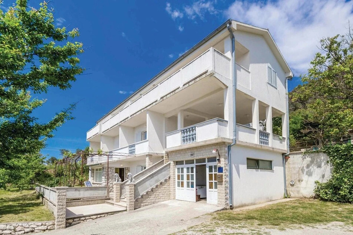 Stunning Home in Kampor With Wifi and 2 Bedrooms