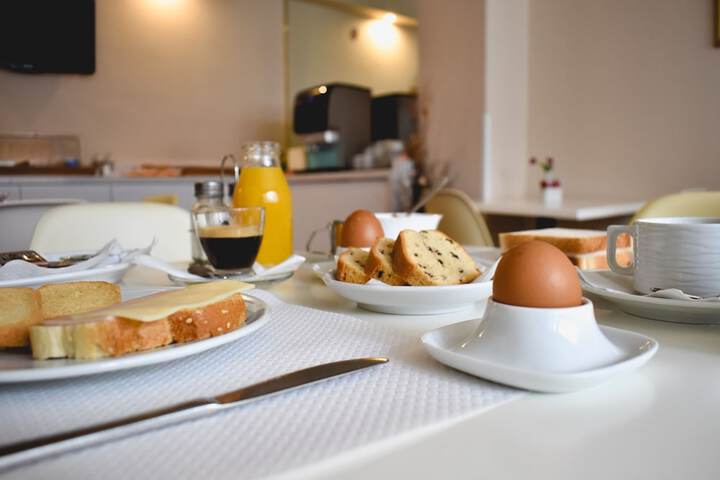 Breakfast/Coffee Service 51 of 59
