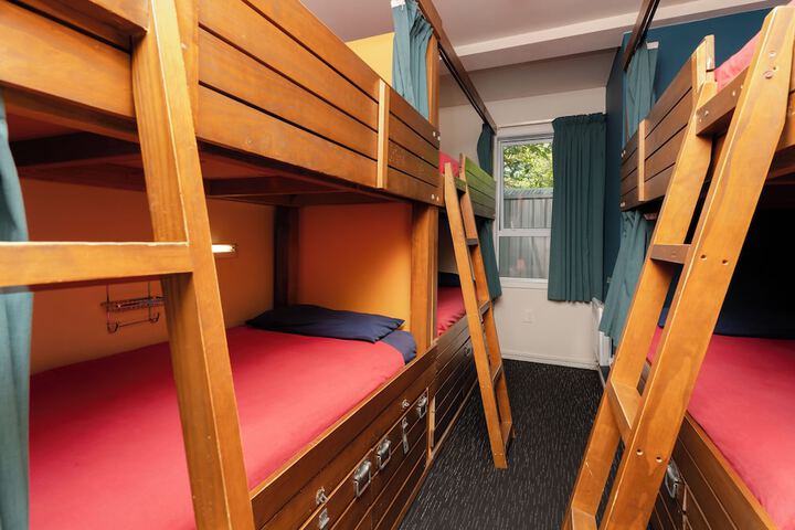 Room 19 of 37