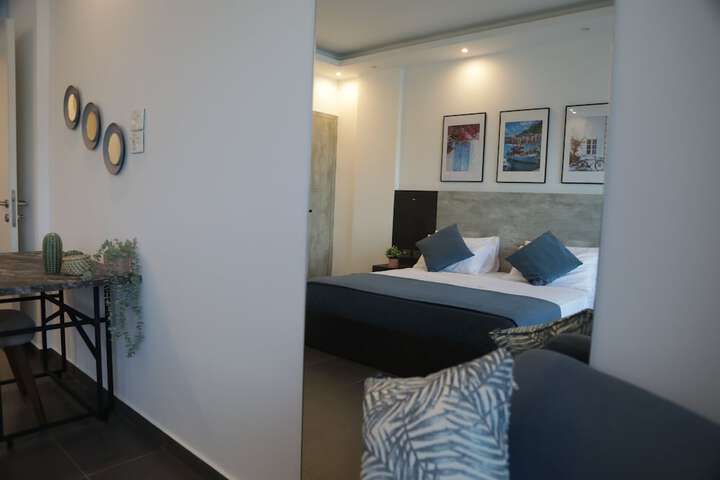 Room 9 of 117